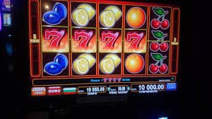 Người dùng Việt Nam cài đặt app winbet trên điện thoại thông minh